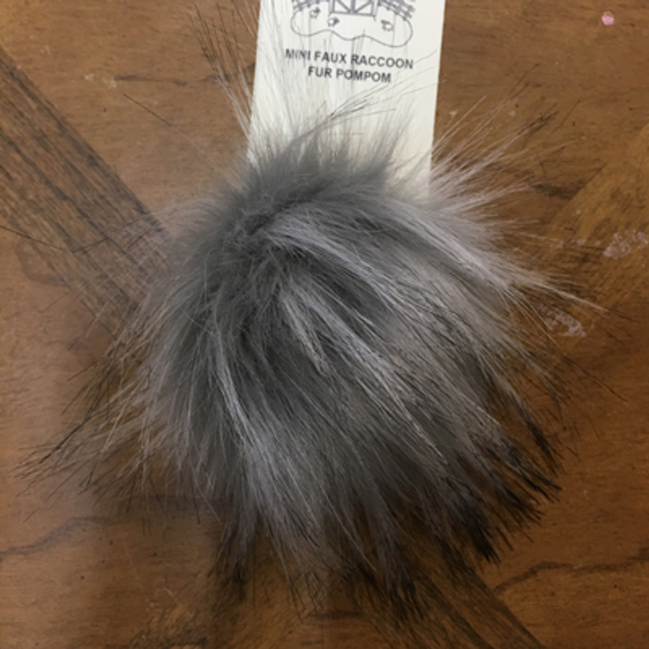 Raccoon Fur Pom Pom (Black) – Forestfox Fur Atelier