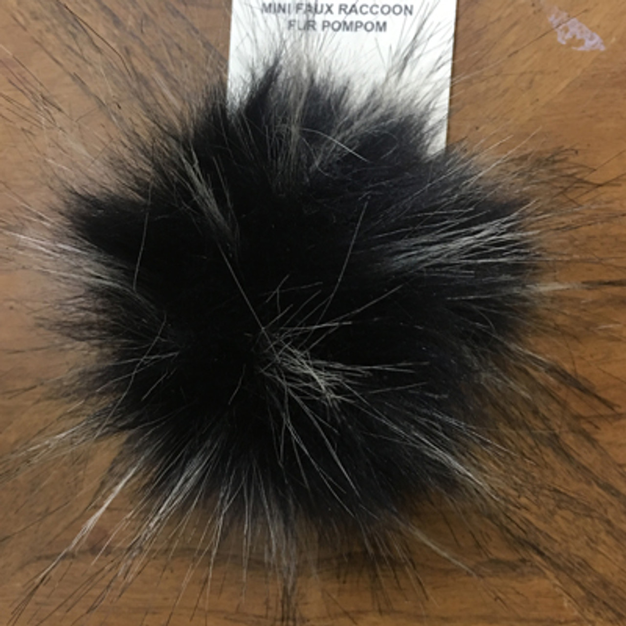 Raccoon Fur Pom Pom (Black) – Forestfox Fur Atelier