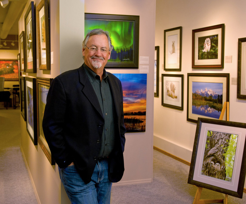 Tom Mangelsen inside his gallery