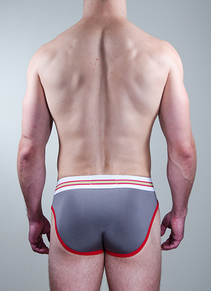 The Active brief and its special 90/10 blend allows for the right amount of softness, movement and security for today's active man.