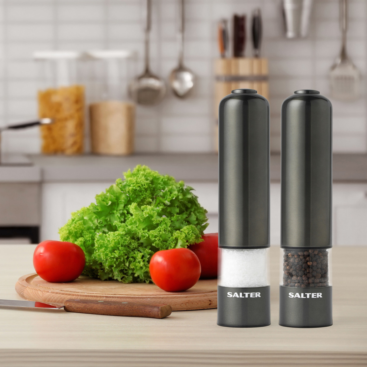 https://cdn11.bigcommerce.com/s-5vfc75n1yv/images/stencil/1280x1280/products/2210/14670/rechargeable-salt-and-pepper-mills-with-usb-cable-black-salter-7538-gmxr-5010777154627__63329.1663941704.jpg?c=1