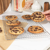 Silver wire cooling rack for baking, rectangular with raised feet