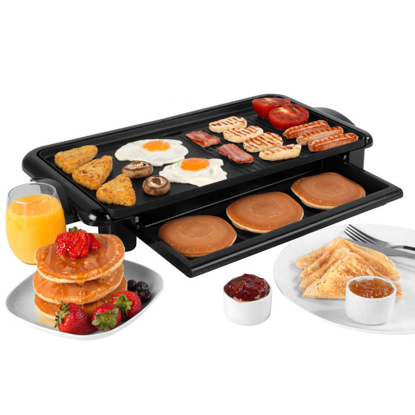 Electric breakfast grill with eggs, hash browns, sausages, pancakes and toast; serving suggestion