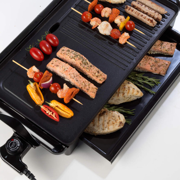 Salter Family Health Grill packaging showing grill with cooked breakfast items.