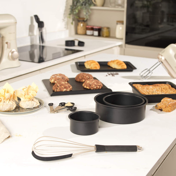 Bakes 3-Piece Cake Tin Set Bakes 3-Piece Cake Tin Set