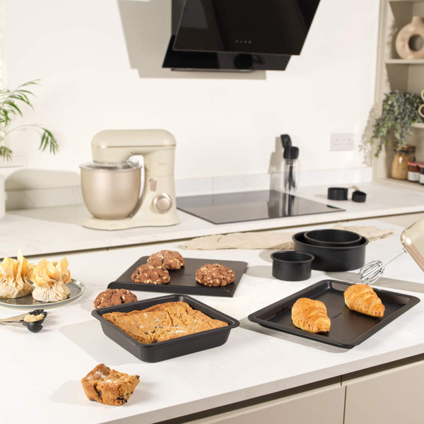 Bakes Stand Mixer & Baking Set - Black/Beige - COMBO-8906 - Salter - 5054061542035