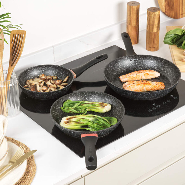 Megastone Thermo Collar 3-Piece Frying Pan Set - 20/24/28cm - Silver - BW11459BRMFOB - Salter - 5054061434194