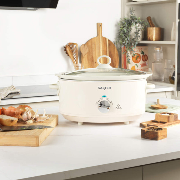 Cream electric slow cooker, Salter brand, with dial control and glass lid