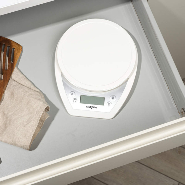 White digital kitchen scale with 2 litre dishwasher-safe bowl, showing Salter brand.