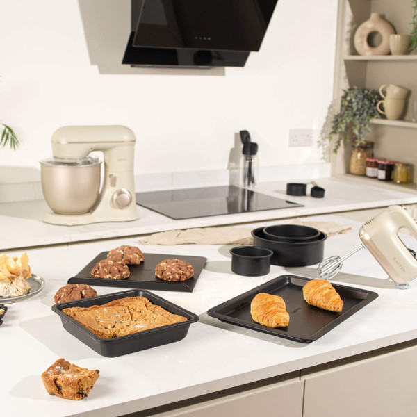 Bakes 32cm Baking Sheet - Black - BW12560EU7 - Salter - 5054061548754