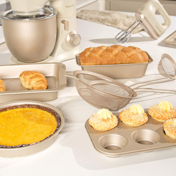 Bakes 5-Piece Bakeware Set - Gold Bakes 5-Piece Bakeware Set - Gold - Gold - BW12603GEU7 - Salter - 5054061551082