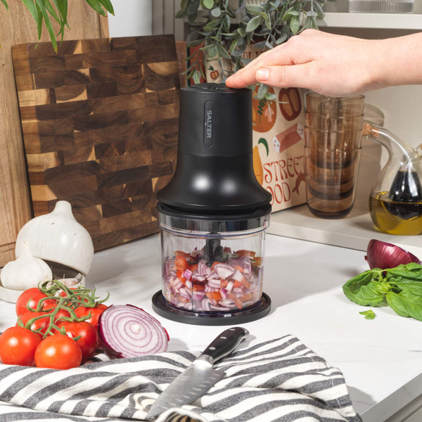 500ml clear food processor bowl with black plastic lid and blade attachment
