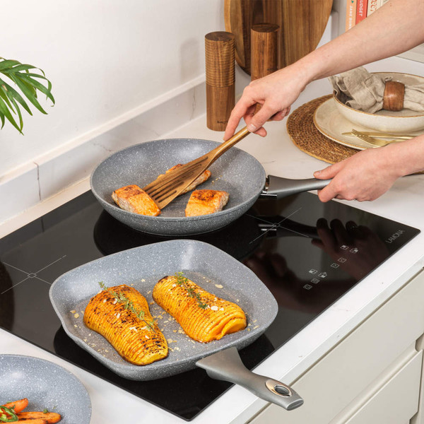 Grey marble-effect non-stick cookware set for induction and gas hobs