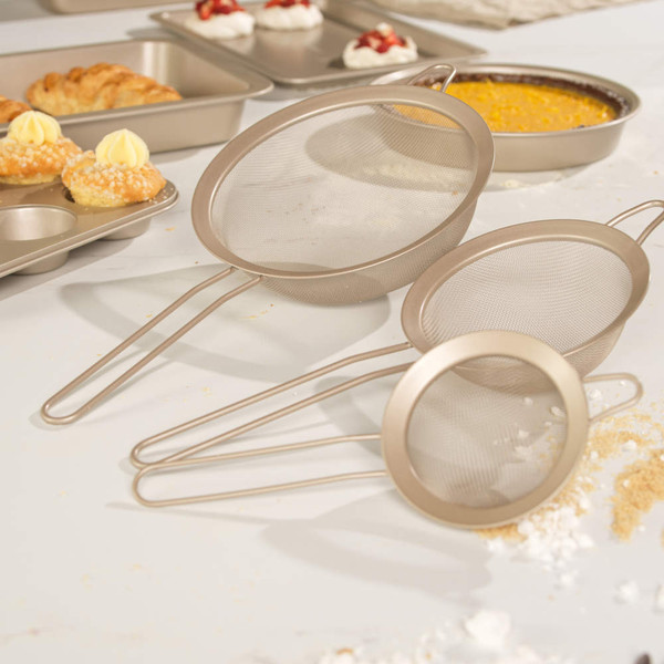Bakes 12 Piece Scale & Utensils Set –Black/Gold