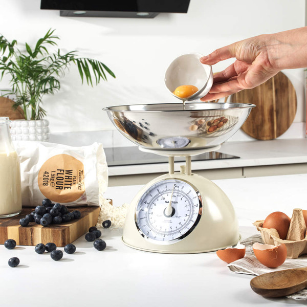 Cream Salter mechanical kitchen scale retail box showing scale with cherries, retro design.