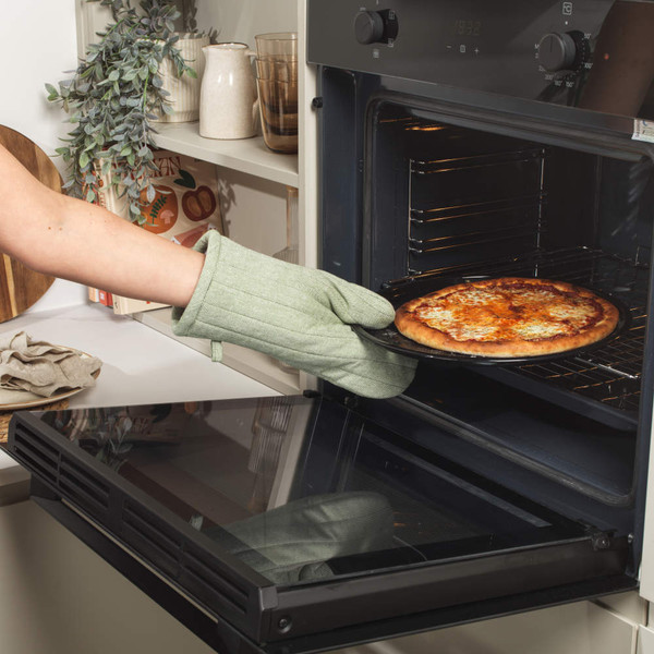 Brilliance 33cm Pizza Pan – Vitreous Enamel