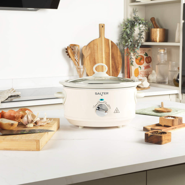 Retro 3.5L Slow Cooker & Bamboo Chopping Board Set - Cream