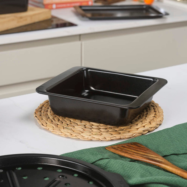 Black non-stick square roasting tin, side view