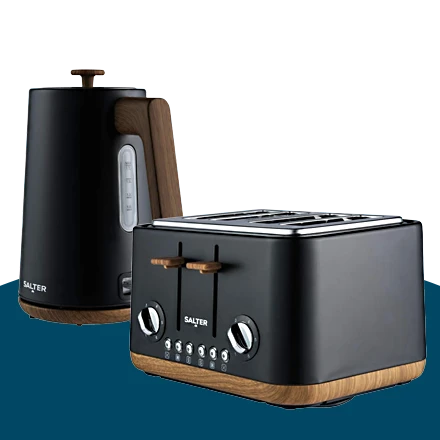 black kettle and toaster
