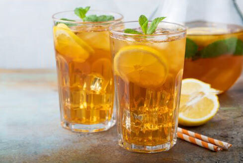 2 glasses of earl grey iced tea with lemon