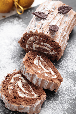 How To Line A Swiss Roll Tin  Good Housekeeping UK 