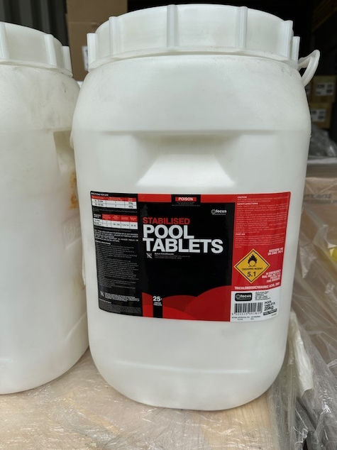 25KG FOCUS POOL TABLETS LARGE DG CL5.1 UN2468