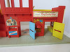VTG 1973 FISHER PRICE PLAY FAMILY VILLAGE FIRE HOUSE POST OFFICE THEATER 