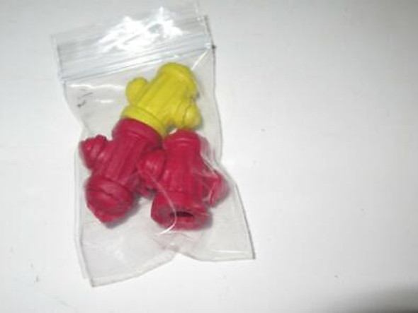 FIRE HYDRANTS - 3 PIECES- APPROX 1" TALL  - RUBBER - NEW - H6