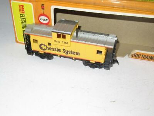 HO VINTAGE COX TRAINS- CHESSIE CABOOSE- LATCH COUPLERS- NIB - S31L