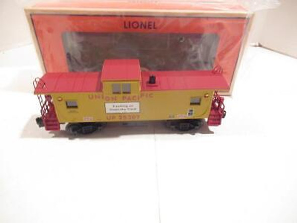 LIONEL 29728 UNION PACIFIC EXTENDED VISION SMOKING CABOOSE -D/C TRUCKS- NEW-SH