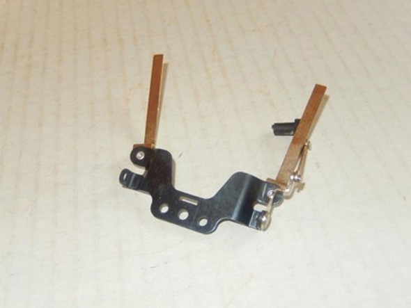 LIONEL PART -8100-32 - VALVE HANGER ASSEMBLY FOR 746 ENGINES - BRAND NEW- W79