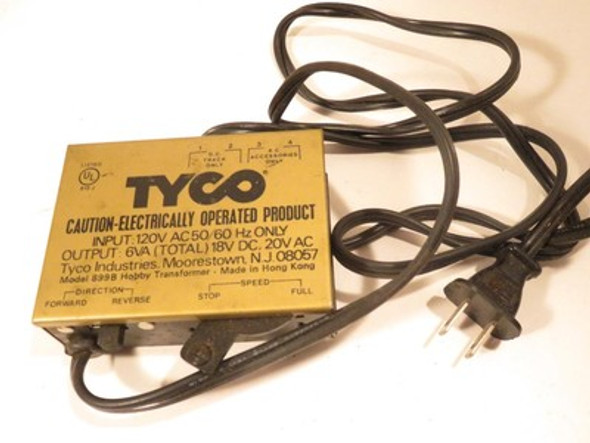 HO TRAINS -TYCO 899B 18V DC TRANSFORMER W/20V AC ACCESS. OUT- EXC. - S31Y