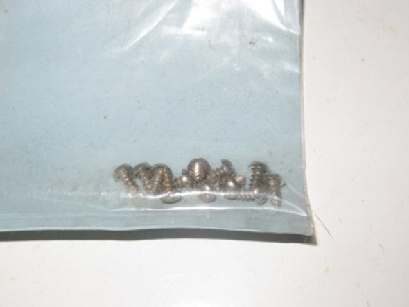 LIONEL PART- POST-WAR 2260-25- #4 X 1/4 SCREWS FOR DIECAST BUMPER (2)- NEW- SR36