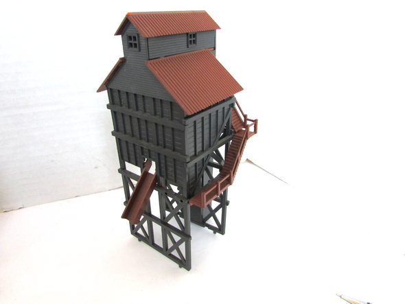 Plasticville HO Coaling Station Dark Grey Brown  Built up Incomplete PR