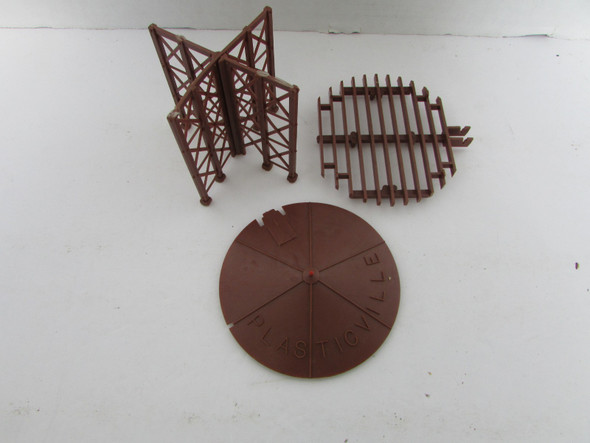 HO Plasticville Bachmann Water Tank Parts look at pic     PR