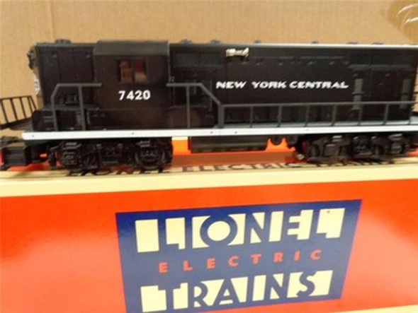 LIONEL 18513- NEW YORK CENTRAL GP-7 DIESEL W/MAGNA-TRACITON - 0/027 - NEW- H1