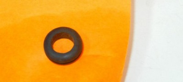 LIONEL PART - 700T-21 - SCALE HUDSON TENDER GROMMET  -  NEW- H17C LIONEL PART - 700T-21 - SCALE HUDSON TENDER GROMMET  -  NEW- H17C