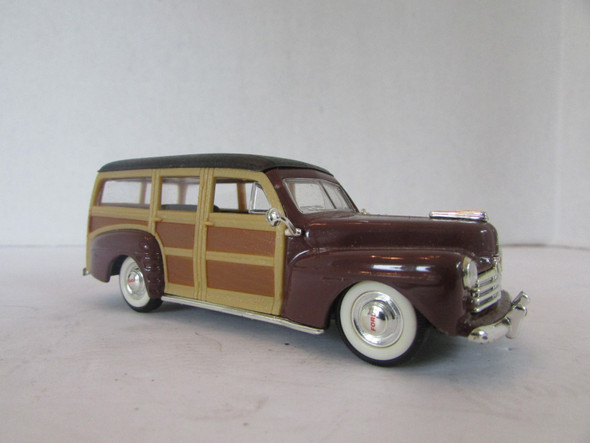 Road Signature 94251 Diecast Car 1948 Ford Woody Brown Tan  1/43 Lot E1 Road Signature 94251 Diecast Car 1948 Ford Woody Brown Tan  1/43 Lot E1