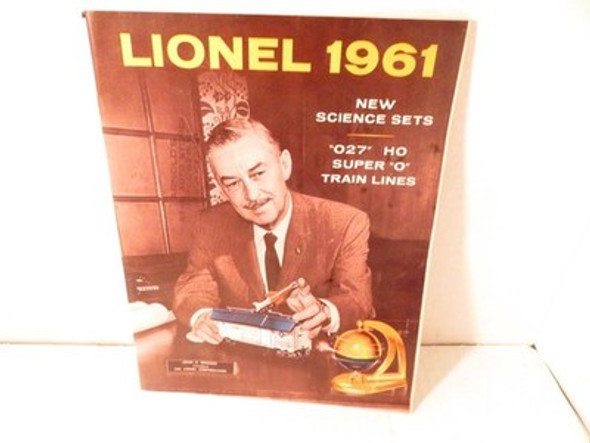 LIONEL POST-WAR  - 1961 BLACK AND WHITE ADVANCE CATALOG- EXC. - H16