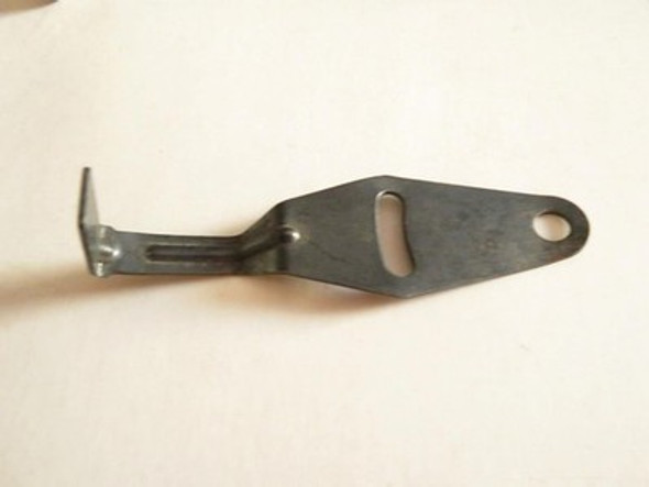 LIONEL PART - POST-WAR ORIGINAL DRAWBAR - NEW  -  2 3/4"- ONE BEND- H16