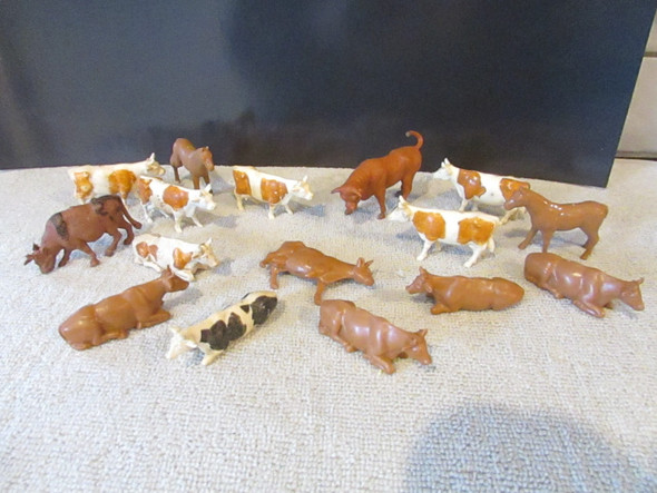 Model Railroad 0-027 Farm Animals Brown White Cows Bulls Horses H5d