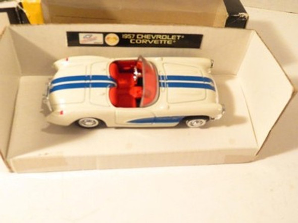 K-LINE TRAINS KRUISERS 1/43 SCALE DIECAST - 1957 CORVETTE- LN - SH