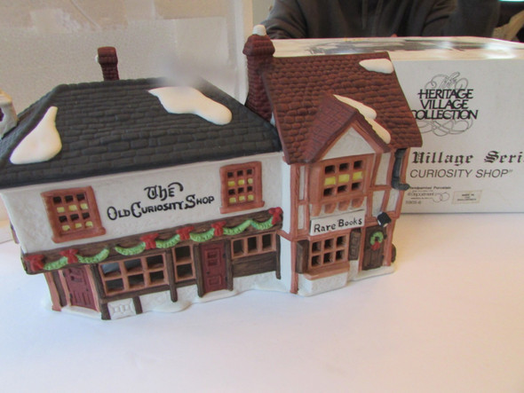 Dept 56 59056 The Old Curiosity Shop Building w/Cord Dickens Village D7
