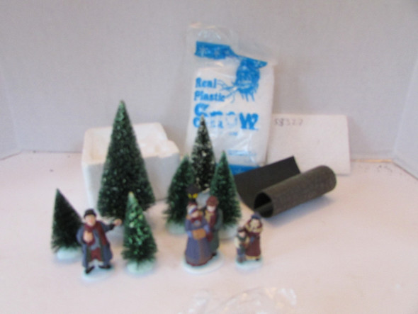 Dept 56 58327 Scenics Caroler People Trees Snow Walkway  asst. L134