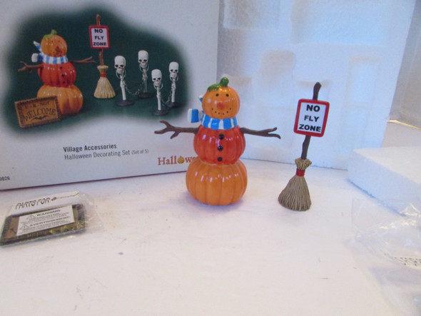 Dept 56 800026 Halloween Decorating Set Incomplete LN  L138