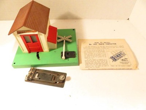 LIONEL TRAINS #145 POST-WAR OPERATING GATEMAN ACCESSORY 0/027 - GOOD- W15