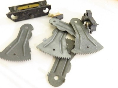 LIONEL TRAINS PART POST-WAR SMALL PARTS ASSORTMENT- ORIGINAL- S31WW