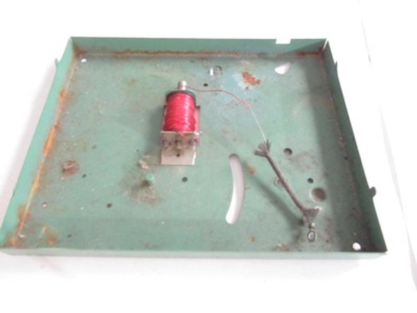 LIONEL   - METAL ACCESSORY BASE W/COIL - GOOD FOR PARTS- S14|396735939326