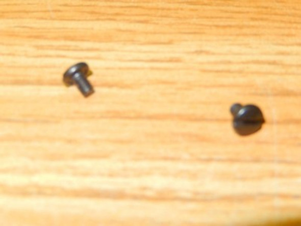 LIONEL PART - 2460 CRANE TRUCK MOUNTING SCREWS- 8/32 X 7/32- 2 PIECES -NEW- W46R|297409241637