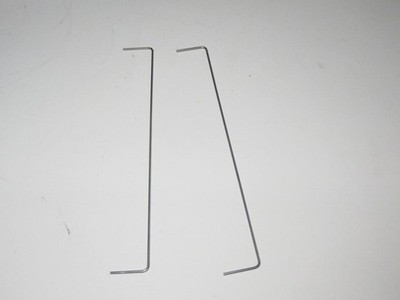 LIONEL PART - SHORT LOCO HANDRAIL- 2 PIECES - 4 1/4"  - NEW- M10|396853694956